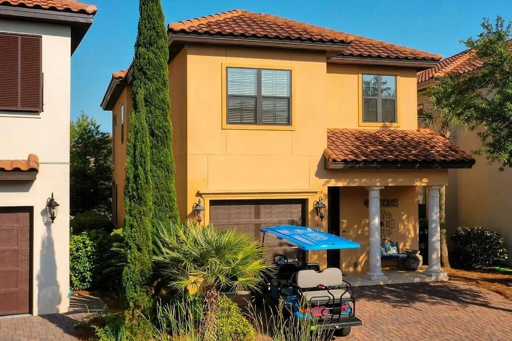 Large 4 Bedroom With Bunk Room And 2 Golf Carts! Destin Holiday home