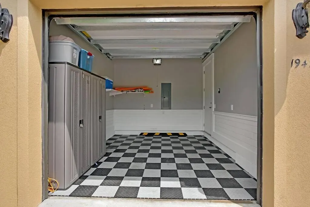 Large 4 Bedroom With Bunk Room And 2 Golf Carts! Destin Holiday home