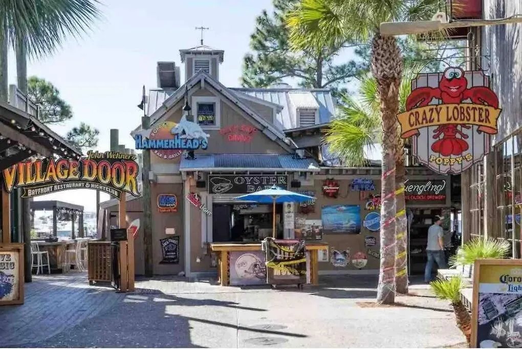 Large 4 Bedroom With Bunk Room And 2 Golf Carts! Destin