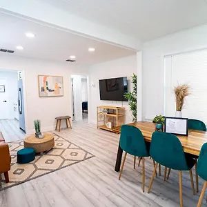 Homey Cozy Newly Renovated Stylish&chic 7 Guests Tampa